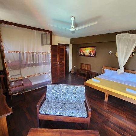 Surjios Guest House Jinja Exterior foto