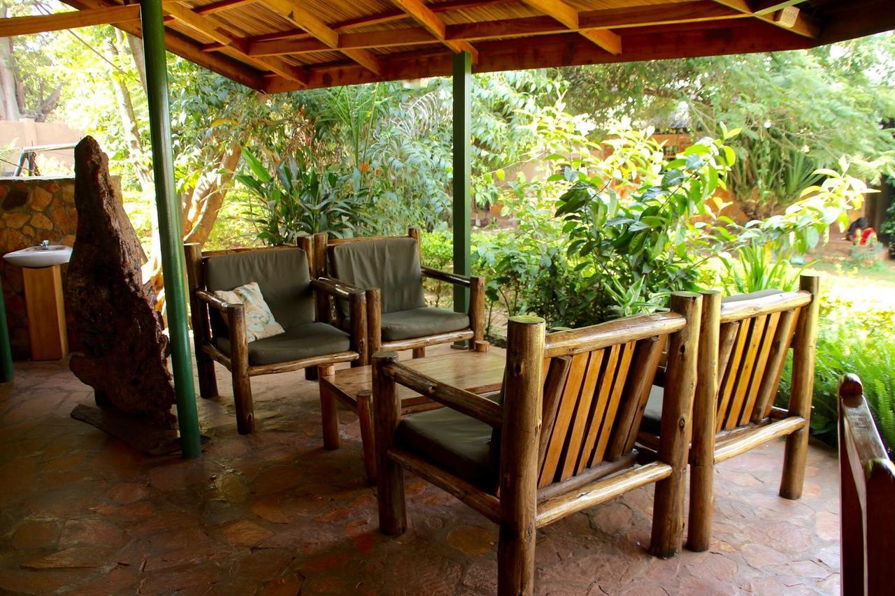 Surjios Guest House Jinja Exterior foto